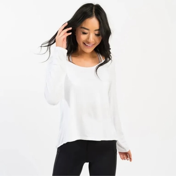 Zyia Namaste Long Sleeve Tee in White size small Open Back Yoga Activewear - Picture 1 of 8
